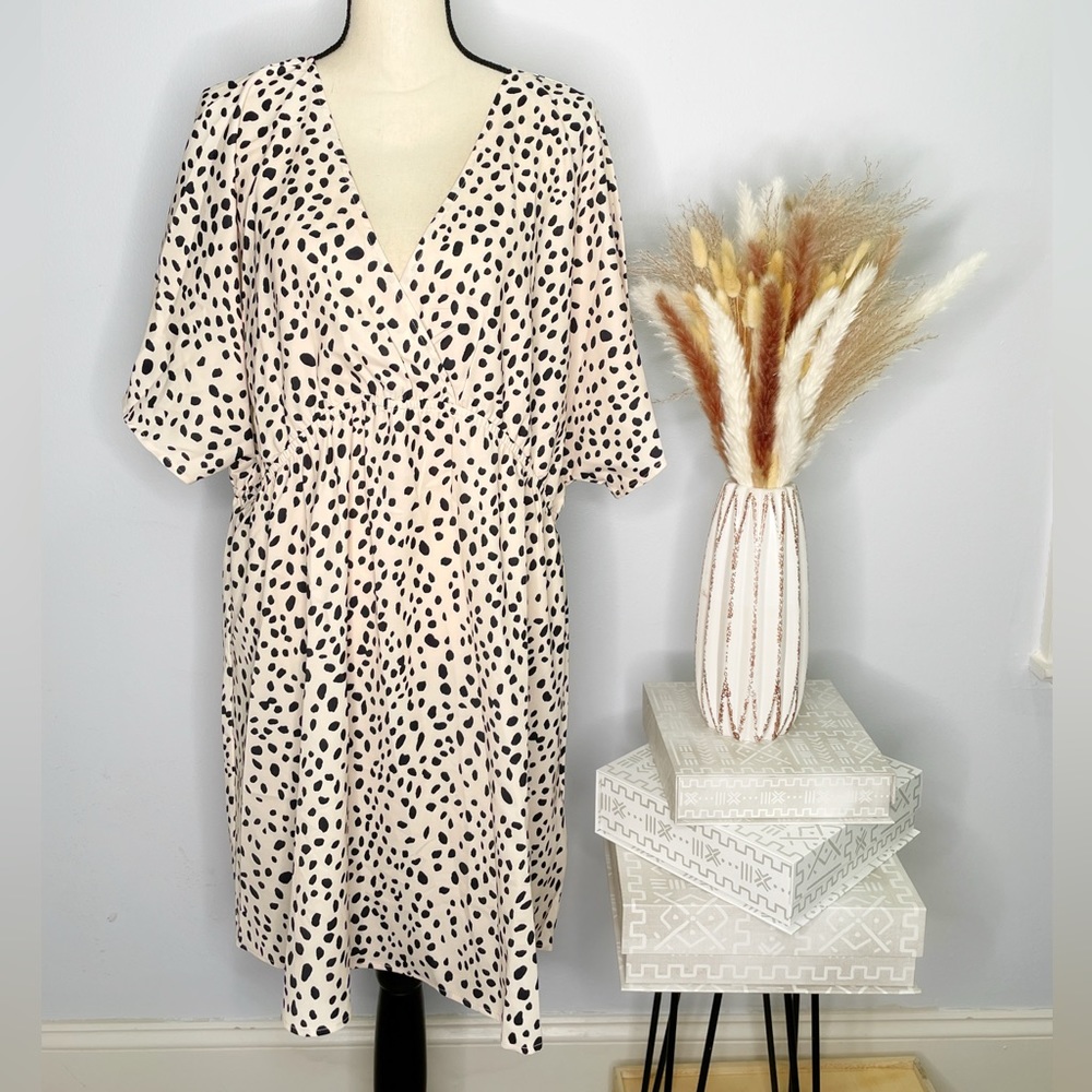 ✨FINAL SALE✨ NWOT Cream & Black Dotted Dress - 3X - Picture 1 of 4